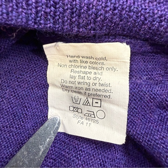 J.Crew 100% Merino Wool Lightweight 3/4 Sleeve Sweater Women’s Large Purple - Picture 9 of 9
